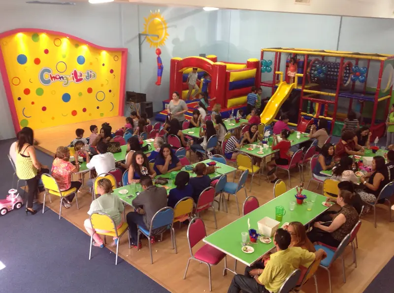 Fiesta en el salón principal